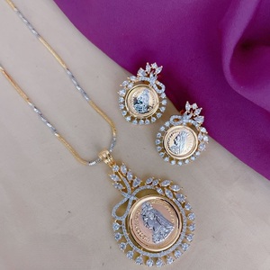 Conjunto de colgantes con acabado dorado de diseñador con pendientes para mujeres y niñas, colecciones de ropa de boda para fiestas - Product Image 1