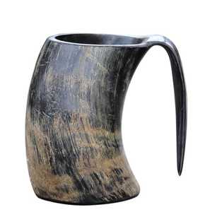 Viking Horn Mug Sculpté Wolf Tankard pour Mead Ale et Bière Technique Polie - Product Image 3