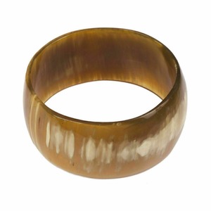 Venta de exportación Brazalete de cuerno natural hecho a mano Pulsera étnica elegante para mujeres Uso diario y manualidades de aspecto festivo - Product Image 3