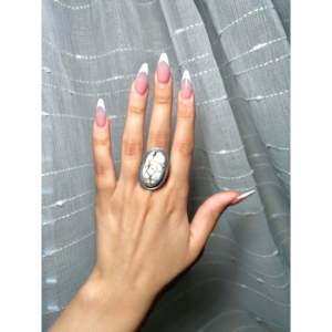 Bague élégante Dave Skeets en argent et cheval sauvage avec sertissage clos et placage or rose et or, taille 6.75, cadeau - Product Image 5