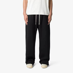 Vêtements de sport en gros Pantalons de jogging surdimensionnés légers Utilisation hivernale Coupe-vent Jogging pour hommes En vente en ligne - Product Image 1