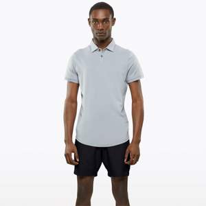 Short chino pour hommes, 100% coton, coupe ajustée, parfait pour les journées d'été décontractées. - Product Image 1