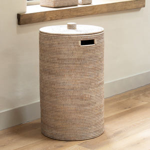 Panier de rangement en rotin tressé à la main, organiseur naturel pour bureau et maison - Product Image 1