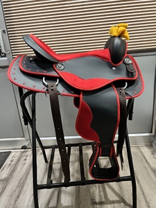 Selle de cheval de saut en cuir indien, équipement de course de chevaux disponible à l'exportation - Product Image 2
