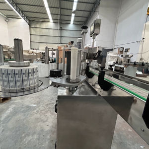 Machine d'étiquetage d'autocollant plat entièrement automatique à grande vitesse PET industriel PET entraînement électrique meilleur prix pour l'emballage de bouteilles - Product Image 1