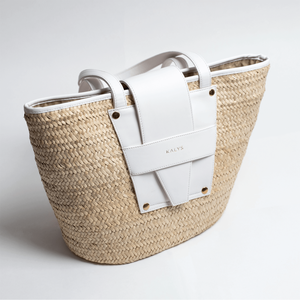 The AMAL <b>White</b> <b>Moses</b> <b>Basket</b> - Product Image 1