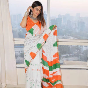 Sari de seda Khadi Heavy Tiranga con estampado digital, de georgette ligero, ecológico, elástico para las cuatro estaciones, con blusa a juego. - Product Image 1