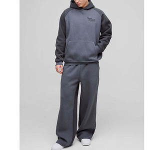 Conjunto Deportivo Casual para Hombre, Diseño Elegante y Moderno, Diseñado para Comodidad y Estilo - Product Image 1