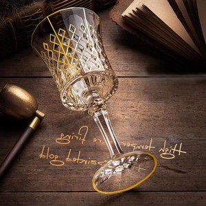 Preciosa claridad de una copa de vino de cristal, admire el color, la profundidad y el brillo del vino antes de degustarlo, increíble llegada. - Product Image 5