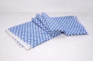 Tissu indien imprimé de blocs de coton floral fait à la main au mètre pour robes et vêtements pour femmes - Product Image 5