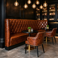 Mobilier Commercial Vintage pour Hôtellerie et Bistro : Banquette Chesterfield, Banc Mural, Ensemble Table et Chaises pour Café
