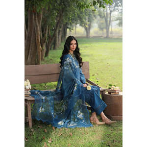 Conjuntos de Traje para Mujer Sardinia TALES of PETALS Luxury Lawn '26, Flores Azules TC-1561 - Product Image 4