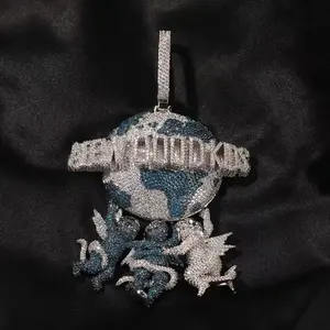 Collier pendentif vintage hip-hop de luxe pour homme en argent sterling avec croix, personnalisable, serti de moissanite - Product Image 1