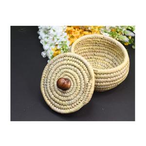 Cesta de hierba Sabai tejida a mano rústica para un almacenamiento elegante y una decoración ecológica para el hogar con artesanía artesanal natural duradera - Product Image 1