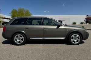 Audi Allroad Quattro Q7 2024, V6 biturbo, transmission intégrale, suspension pneumatique réglable non modifiée, sièges en cuir, boîte manuelle, conduite à gauche, arrière gauche - Product Image 4