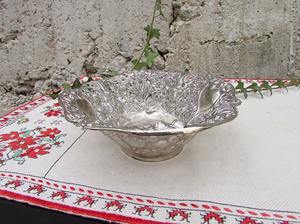 Bol de service en argent de qualité supérieure avec découpe en feuille, parfait pour les restaurants, les hôtels, la restauration, les buffets et la présentation d'événements - Product Image 2