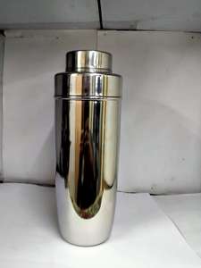 Shaker en acier inoxydable fait main de haute qualité, écologique, certifié, meilleur accessoire de bar pour le vin, gris foncé, personnalisable - Product Image 2