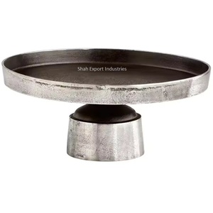 แท่นโลหะทรงกลมสำหรับตกแต่งสำหรับงานเลี้ยงวันเกิดฐานเงินพร้อมขาตั้งสีดำแบบตอก - Product Image 4