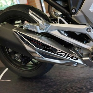 Adesivo Protettivo per Scarico Honda NC 750X 2016-2024 in Resina 3D, Cappotti da Donna per NC750 - Product Image 1
