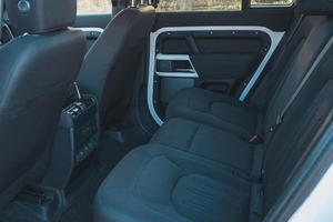 D-efender 110 T-urbocharged 4-C-ylindres, 4 roues motrices, en bon état - Product Image 4