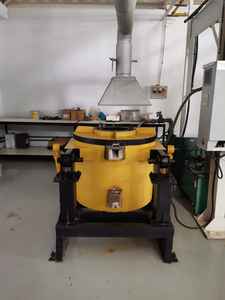 100 Kgs Oil-Fired Fully Automatic Crucible Furnace Hydraulic Tilting 380V Industrial Furnace Copper Scrap <b>Melting</b> Motor Bearing - Product Image 5