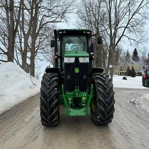 Potente Tractor John Deere 7230R de 140HP con Tecnología de Motor Avanzada para Granjas Modernas y Operaciones en Campos Amplios - Product Image 4