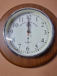 Horloge murale en bois avec anneau métallique, style unique, horloge décorative artistique pour la maison et le bureau - Product Image 4