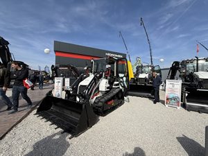 รถตักล้อยางไฮโดรมีค HMK 62 T รุ่นดั้งเดิม น้ำหนักบรรทุก 15 ตัน เครื่องยนต์คูโบต้า ปั๊มไฮดรอลิก HYDAC เครื่องยนต์ดีเซลสำหรับงานหนัก - Product Image 3