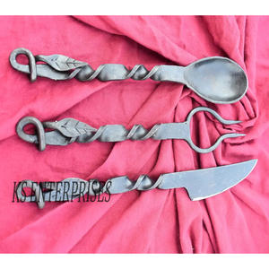 Set de 3 couverts médiévaux torsadés forgés ensemble de couverts médiévaux couteau à couverts viking cuillère fourchette ensemble forgé à la main - Product Image 2