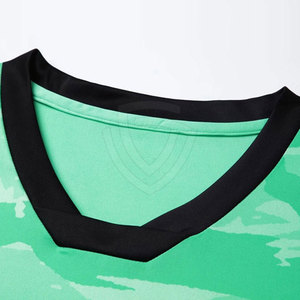 Maillots de football personnalisés avec logo, 100% polyester, manches courtes, séchage rapide, respirants, col en V, pour hommes, dernier design, toutes saisons - Product Image 2