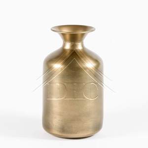 Vases à fleurs en métal de haute qualité avec des motifs géométriques pour une esthétique intérieure contemporaine et minimaliste - Product Image 2