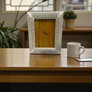 Cadre photo haut de gamme écologique en incrustation d'os avec motif géométrique |   Cadre photo décoratif fait main en stock - Product Image 1