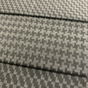 Blackberry ผ้าโพลีวิสคอสผ้าทอโพลีน้ำหนักเบาระบายอากาศได้ดีสำหรับการผลิตเสื้อผ้าสำหรับเด็กผู้ชายเด็กผู้หญิงเส้นด้ายย้อมงานแต่งงาน - Product Image 1