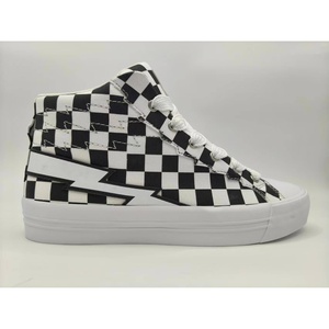 Chaussures de skate à carreaux Khwela Hi - Product Image 1