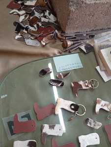 พวงกุญแจตัวอักษร ABC ขนเฟอร์เทียมสุดฮิต สำหรับผู้หญิง ตัวอักษร A-Z ใช้ตกแต่งกระเป๋าถือ สไตล์เท่ๆ สำหรับกิจกรรมกลางแจ้ง ปรับแต่งได้ - Product Image 4