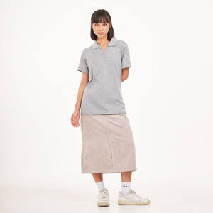 เสื้อวาฟเฟิลคอวีกันซึมผ้าโพลีเอสเตอร์สำหรับผู้ชายเสื้อโปโลแขนสั้นสีเทาปักธุรกิจระบายอากาศผลิตใน100% - Product Image 4