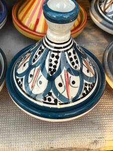 Tajín Marroquí Artesanal al por Mayor, Pintado a Mano en Azul y Blanco, con Tapa de Terracota Esmaltada, Vajilla Tradicional de Cerámica de Fez - Product Image 3