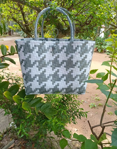 กระเป๋าถือทอทันสมัยที่มีพื้นผิวทำด้วยมือและเน้นความสดใสสำหรับคนรักแฟชั่น - Product Image 6