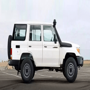 MODELO LAND CRUISER 78, Distancia Entre Ejes Larga, Techo Rígido, Motor V8 Diésel de 4.5L, Transmisión Manual - Product Image 1