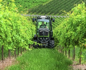 Mejor Precio, Tractor Agrícola Fendt de 123HP, Tractor de Orugas, Nuevo y Usado, 4x4, Bomba en Stock, Entrega Rápida, ¡Oferta Disponible Ahora! - Product Image 3