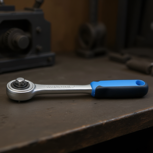 Manivela de trinquete Gedore de 1/4'' con acoplador para uso con vasos - Product Image 3