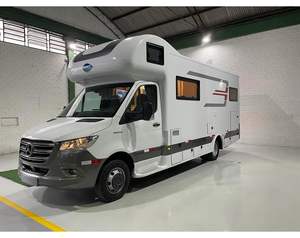 Camping-car familial de luxe 4x4, caravane en fibre de verre, maison mobile pour l'aventure, le camping et les voyages tout-terrain. - Product Image 2