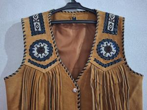 เสื้อกั๊กขอบวัวแขนกุดสำหรับผู้ชายแนวสตรีทสำหรับผู้ชายเสื้อหนังด้านนอกผลิตตามสั่งเสื้อกันลมแบบใช้ได้สองด้าน - Product Image 3