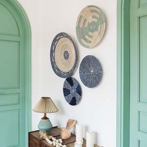 Cestas tejidas a mano para decoración de pared bohemia de tono azul hechas de materiales naturales OEM ODM para Home Hotel Restaurant Villas - Product Image 6