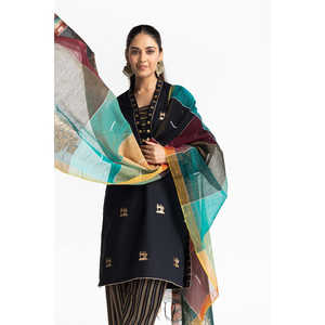 Conjunto de Traje de 3 Piezas para Mujer, Negro, con Estampado Jacquard y Laca - Product Image 3