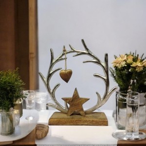 Décor de table de renne en bois avec anneau étoile en métal charmant accent festif pour la pièce maîtresse de Noël ensemble d'affichage d'hiver de vacances - Product Image 5