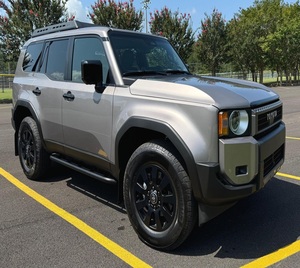 Toyota Land Cruiser 2024, Primera Edición, Tracción Total Permanente, Diferenciales Traseros con Bloqueo Central, Asientos de Cuero, SUV, Euro VI, Automático - Product Image 1