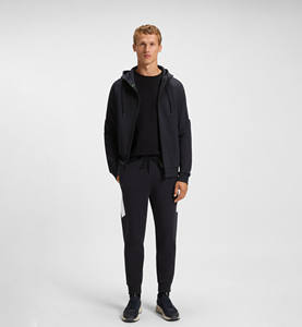 ชุดวอร์มแฟชั่นยอดนิยมสำหรับผู้ชาย เหมาะสำหรับซัพพลายเออร์เสื้อผ้าระดับโลกและคอลเลกชันชุดออกกำลังกาย มีบริการ OEM - Product Image 1