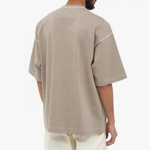 T-shirt personnalisé pour homme, grande taille, 100% coton, col oversize, manches courtes, couleur noire, surpiqûres contrastées, avec poche, écologique - Product Image 2