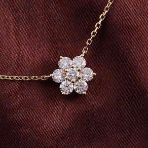 Collier pendentif diamant délicat minimal forme florale coupe ronde goujon Moissanite cadeau d'anniversaire pour les femmes - Product Image 3